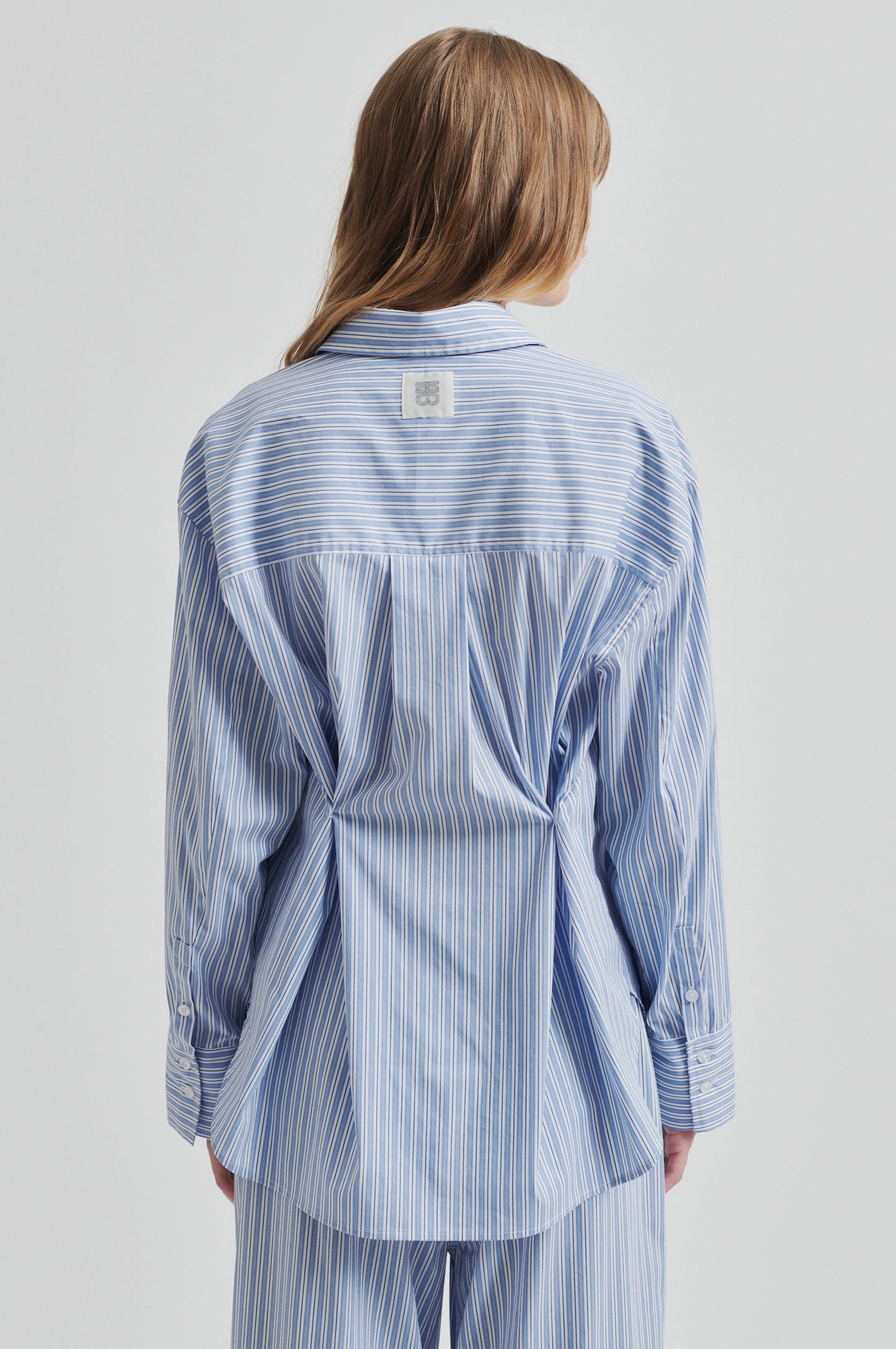 Camisa de algodon ajustable