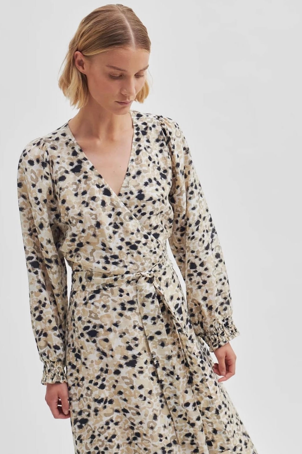 Vestido estampado cruzado