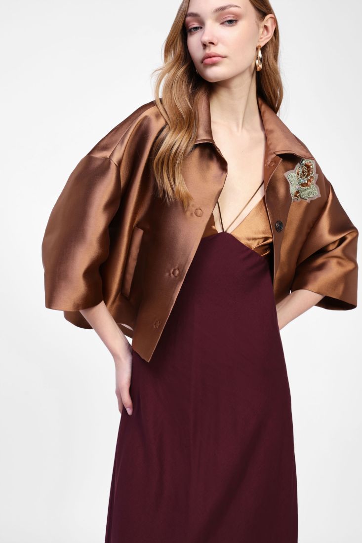 Blazer corto con flor bordada - DIXIE