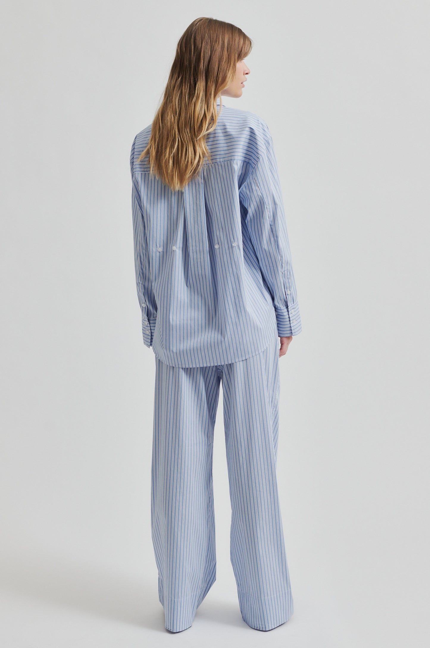 Camisa de algodon ajustable