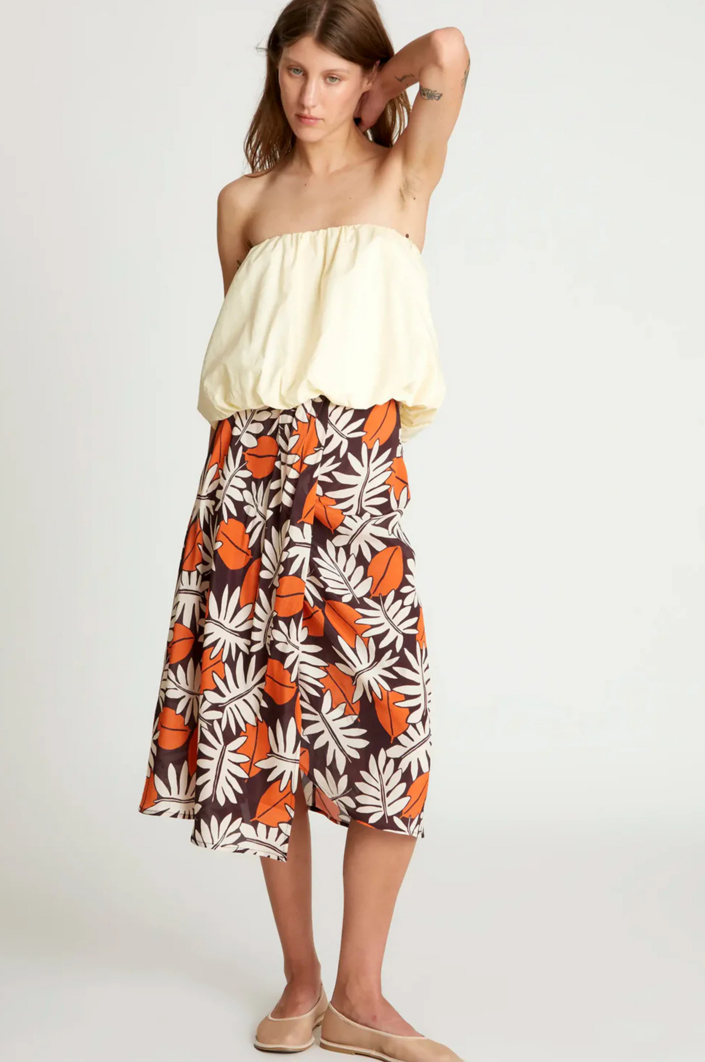 Falda midi – estampado floral vegetal