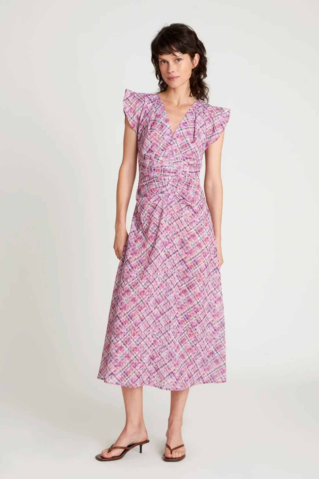 Vestido midi de cuadros en tono rosa