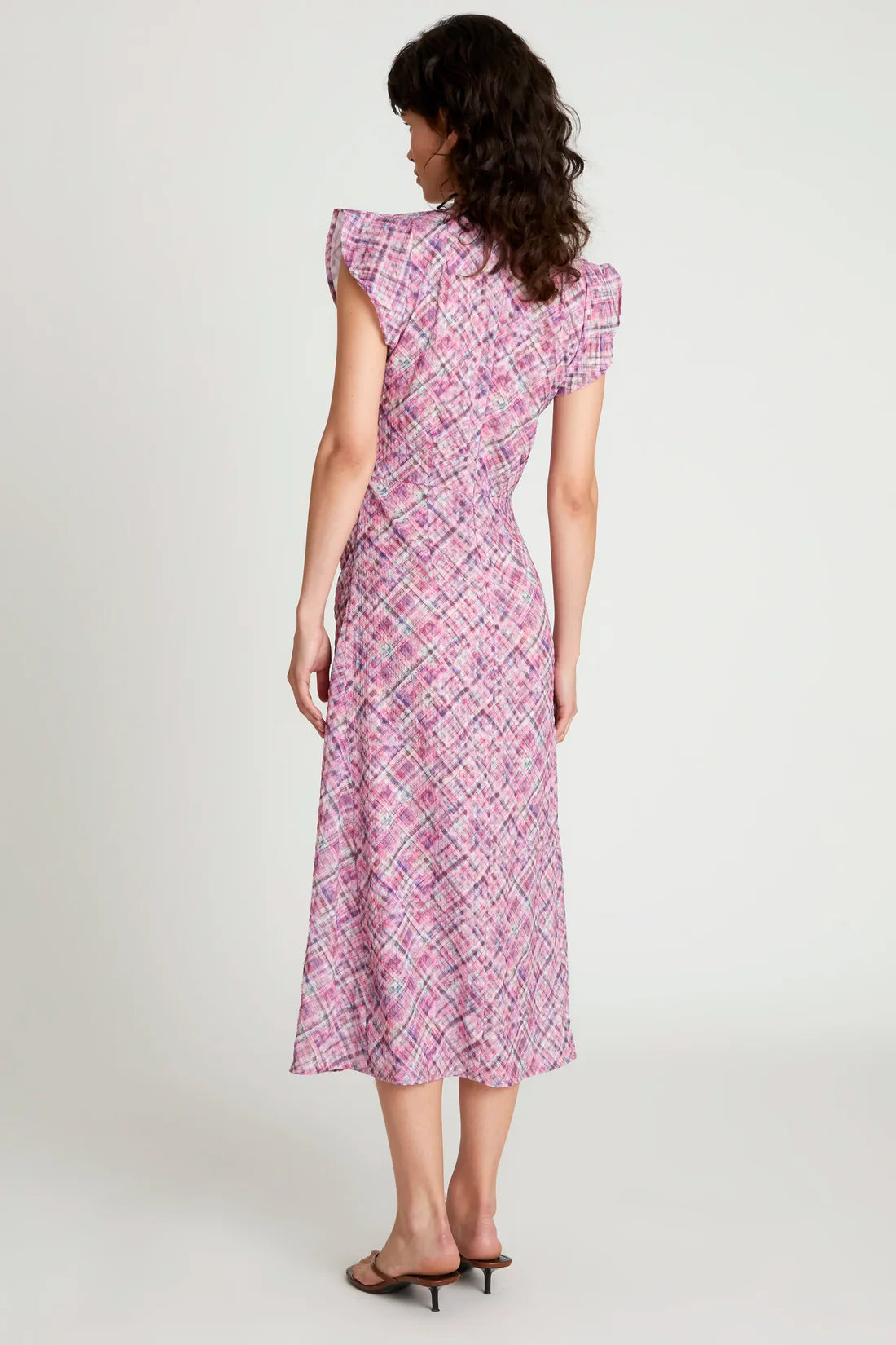 Vestido midi de cuadros en tono rosa