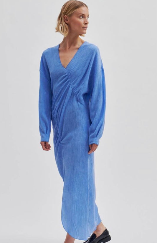 Vestido de lyocel azul con drapeados