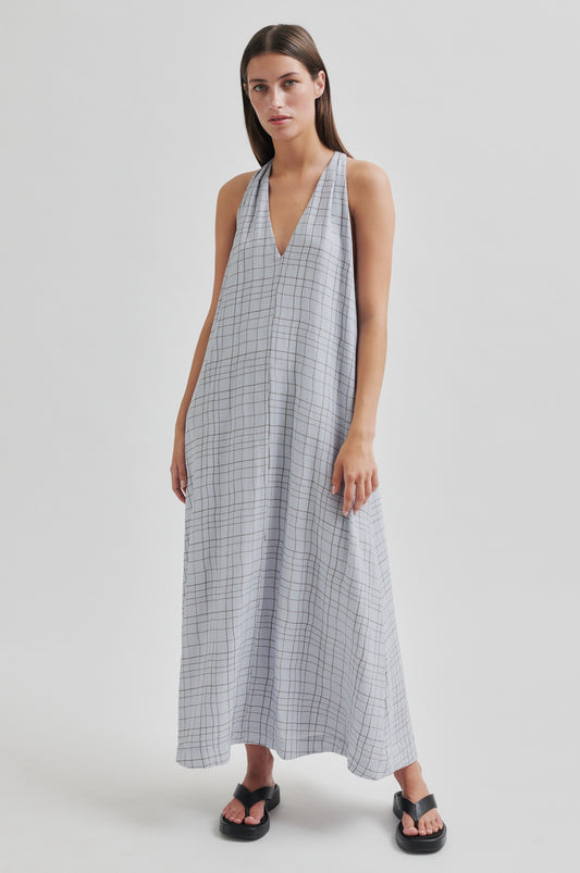 Vestido con escote de pico y tirantes