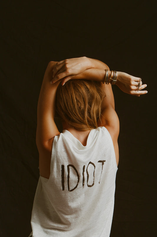 Camiseta idiot