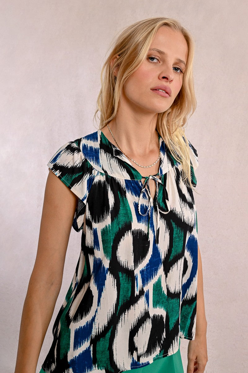 Top estampado – manga corta, lazo en el cuello
