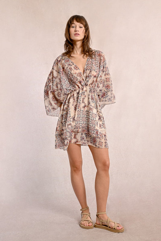 Vestido con estampado – mangas mariposa y volantes